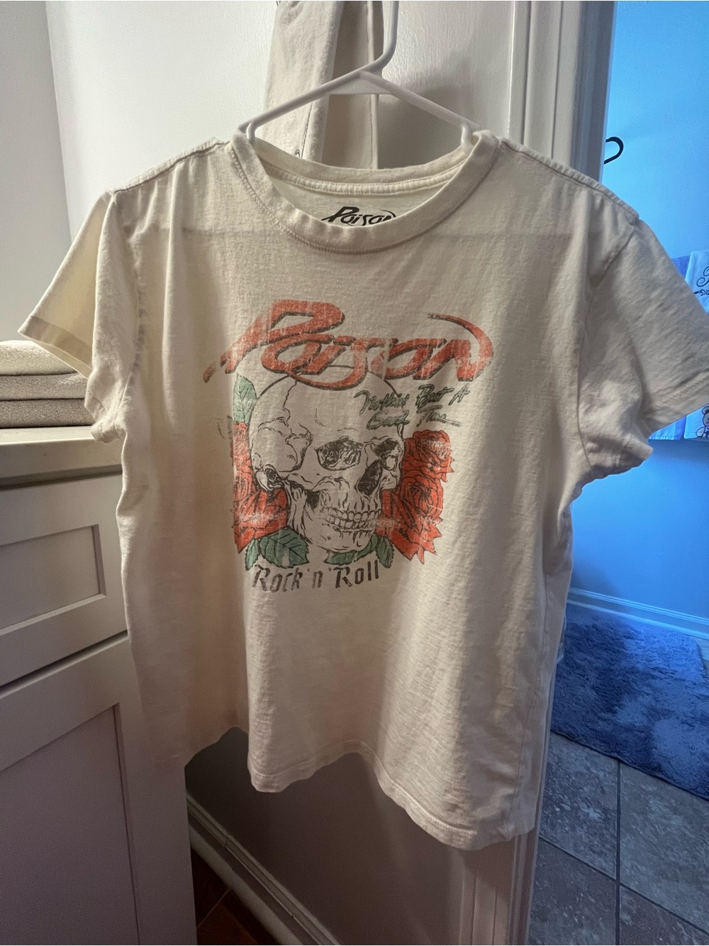 Poison T-shirt - women’s medium - skull 💀 design